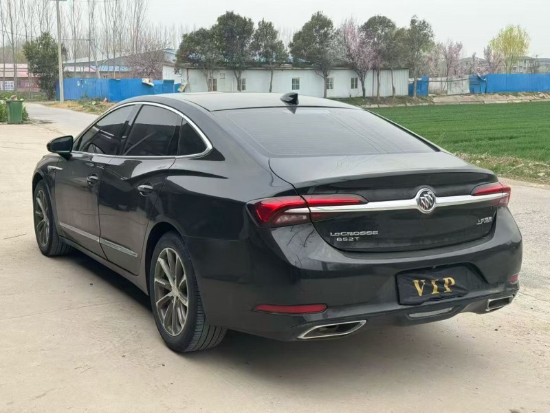 新乡21年别克君越8