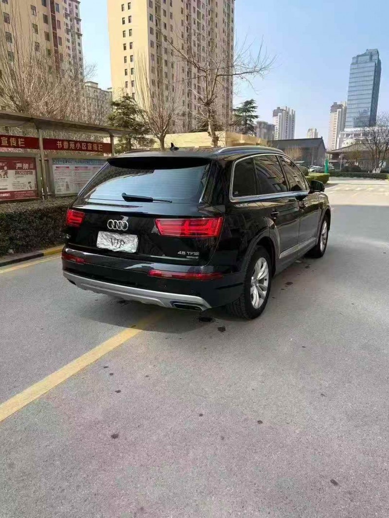 承德19年奥迪Q76
