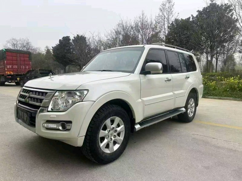 襄阳20年三菱帕杰罗3