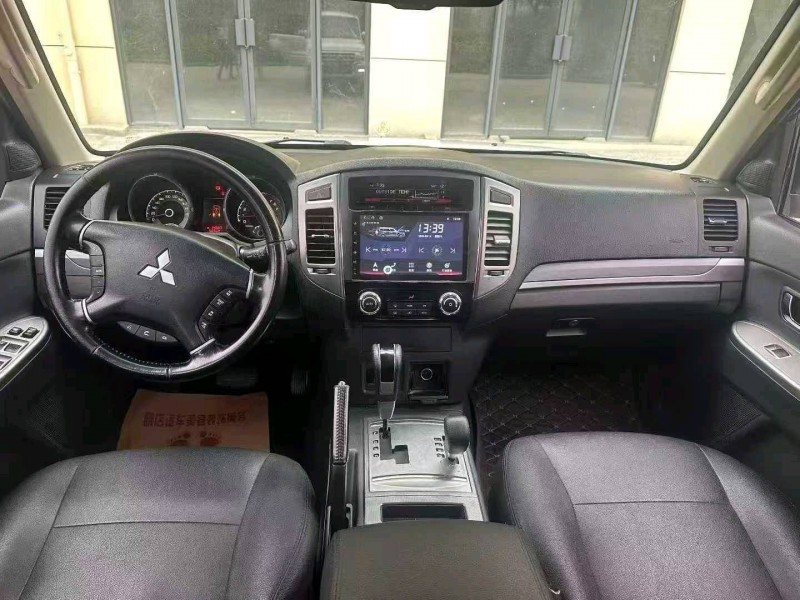 襄阳20年三菱帕杰罗5