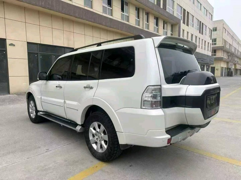 襄阳20年三菱帕杰罗8