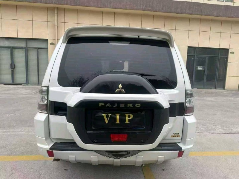 襄阳20年三菱帕杰罗9