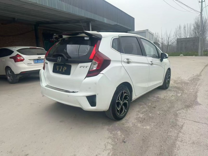 新乡17年本田飞度7