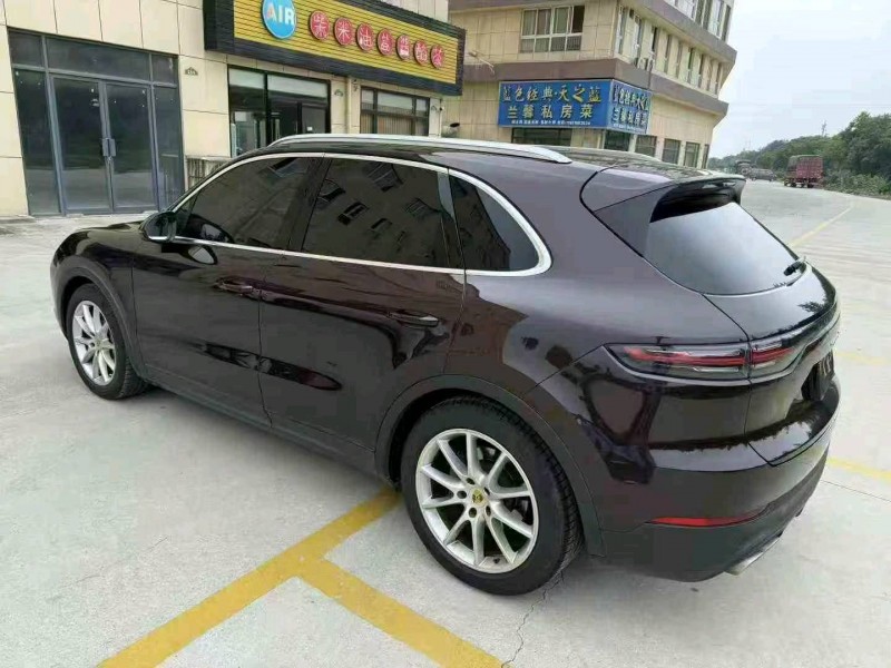 襄阳19年保时捷卡宴4