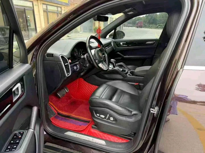 襄阳19年保时捷卡宴6