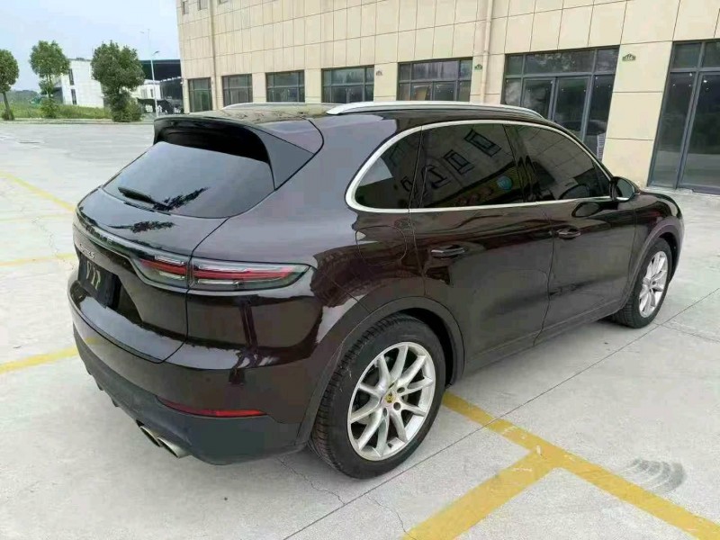 襄阳19年保时捷卡宴7