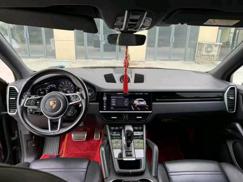 襄阳19年保时捷卡宴8