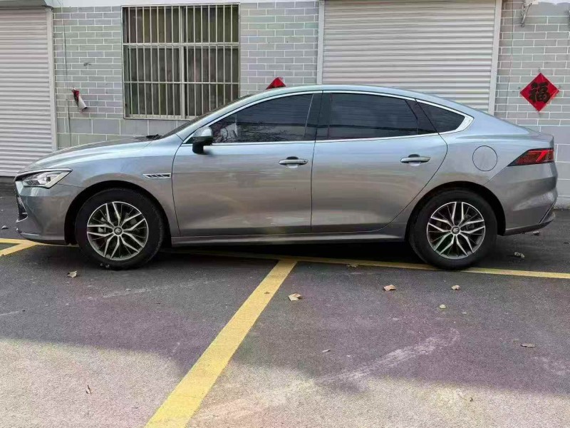 济宁23年比亚迪秦3