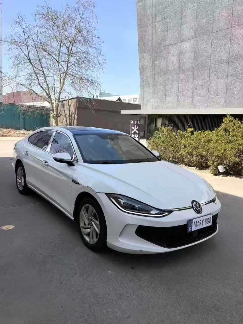 青島22年大眾凌渡2