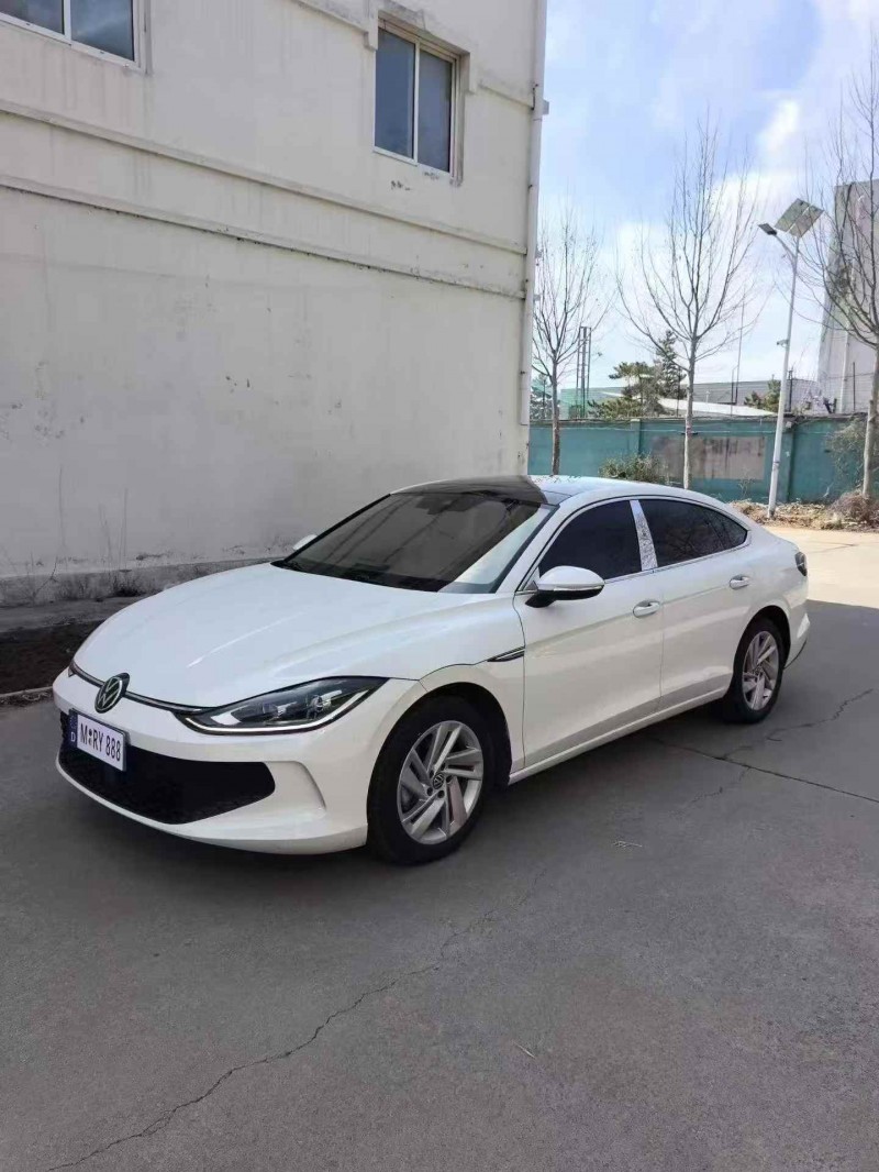 青島22年大眾凌渡3