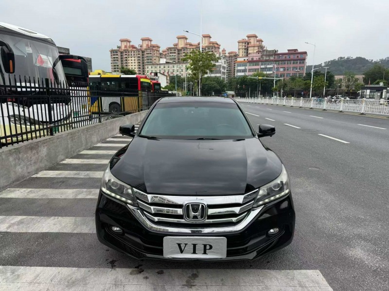 广州14年本田雅阁1