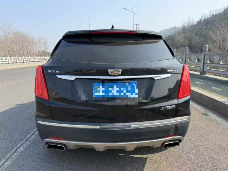 枣庄16年凯迪拉克XT59