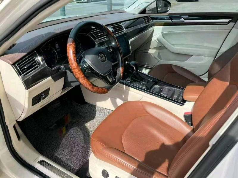 襄陽21年大眾輝昂5