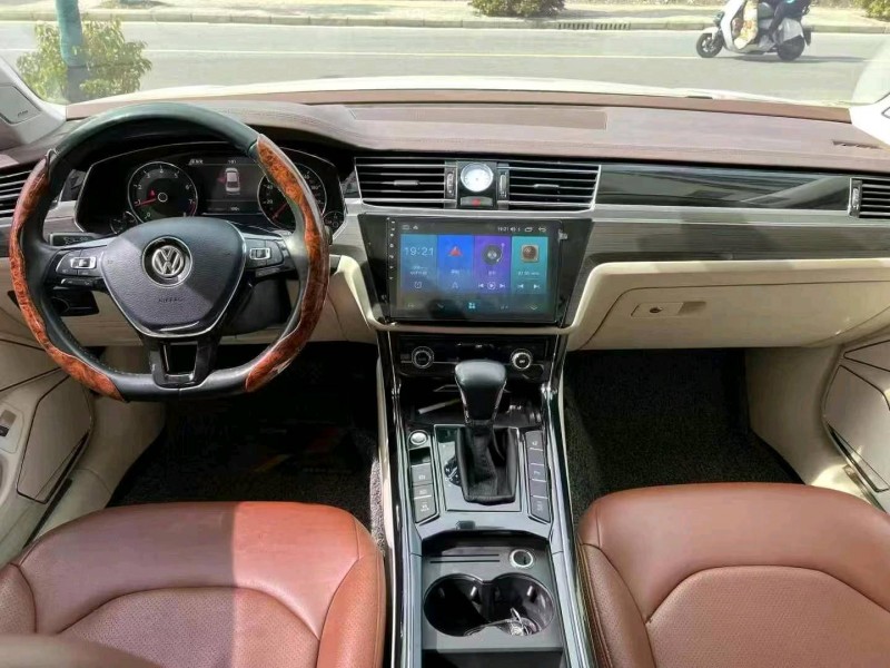 襄陽21年大眾輝昂8