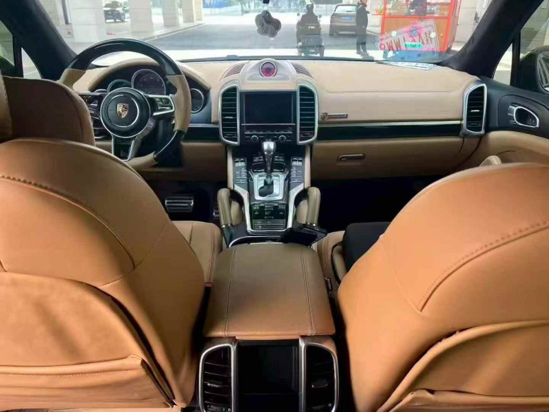 枣庄15年保时捷卡宴4