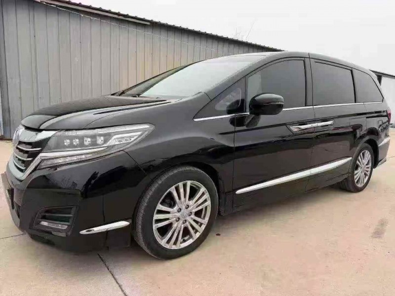 青岛16年本田艾力绅2