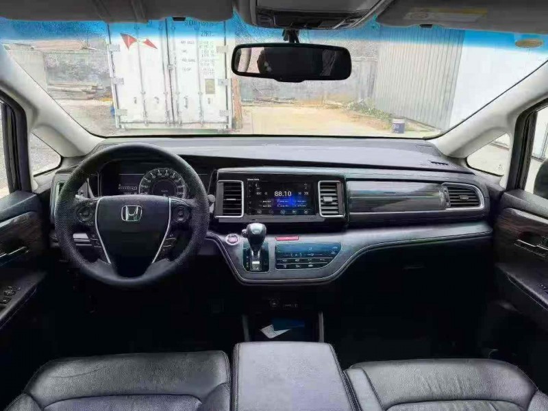 青岛16年本田艾力绅5