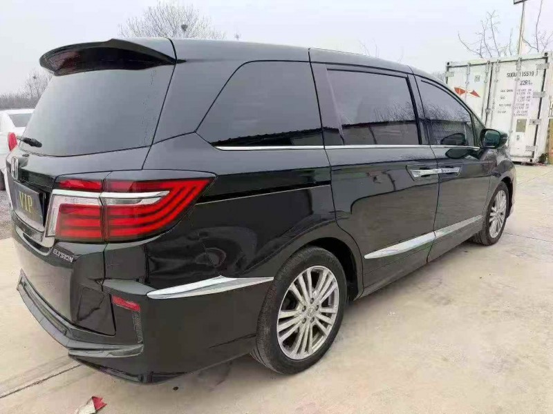 青岛16年本田艾力绅8