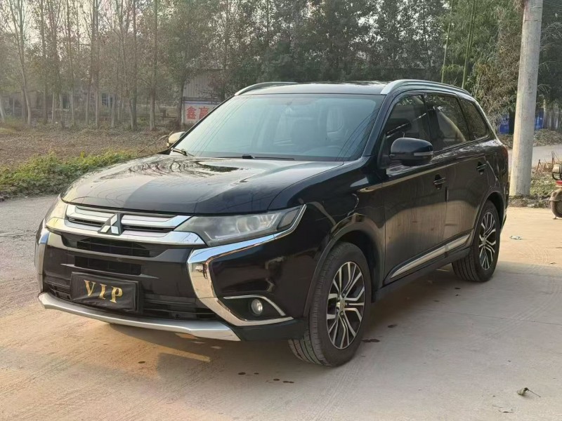 新鄉18年三菱歐藍德3