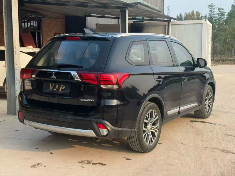 新鄉18年三菱歐藍德7