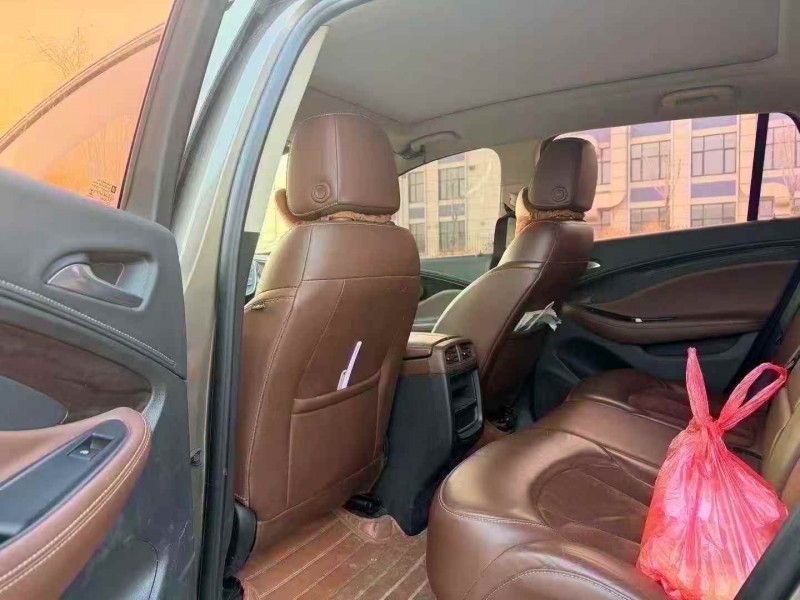 泰安18年别克昂科威5