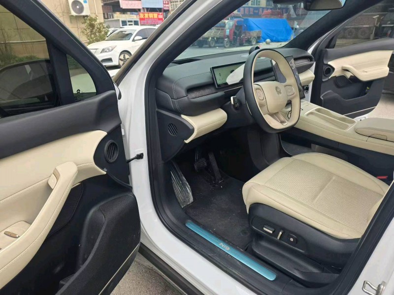 襄陽24年蔚來ES64