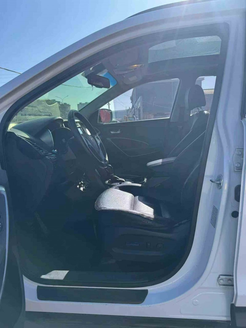 承德14年现代新胜达4