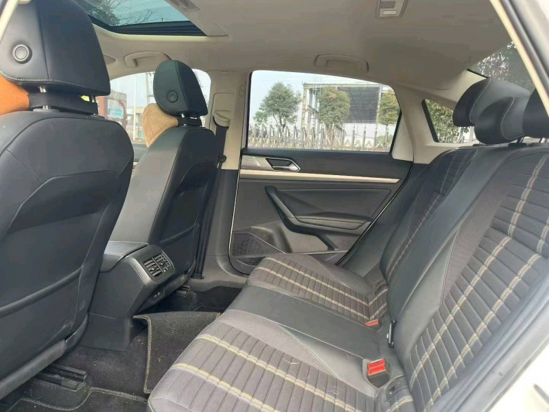 襄陽21年大眾朗逸7