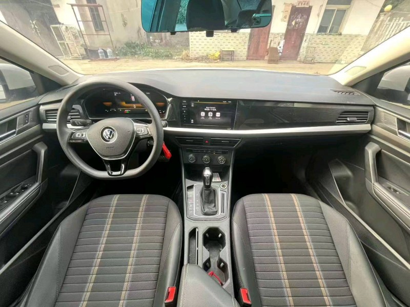 襄陽21年大眾朗逸8