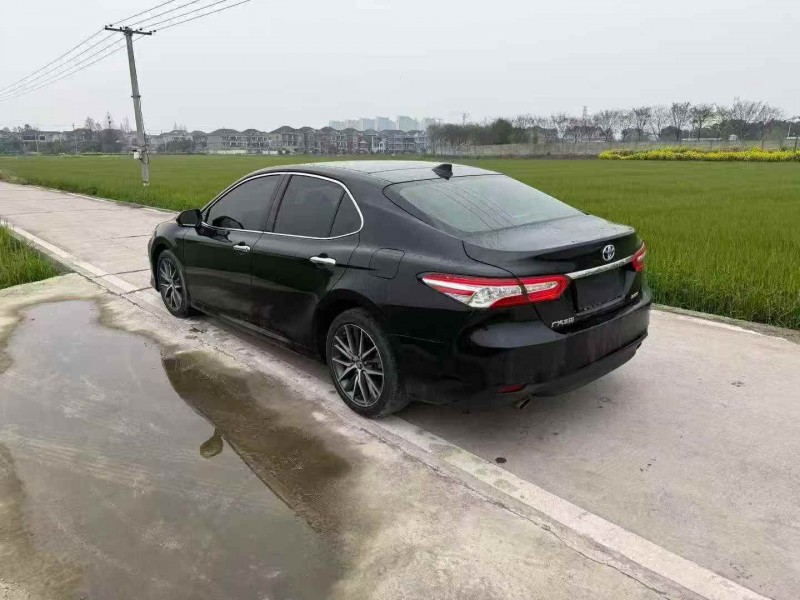 金華21年豐田凱美瑞7