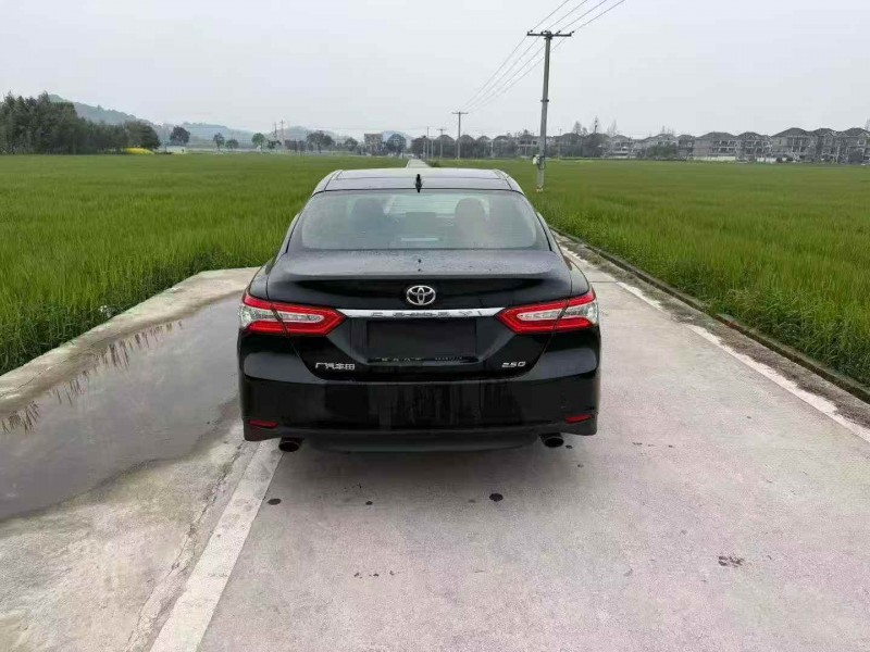 金華21年豐田凱美瑞8