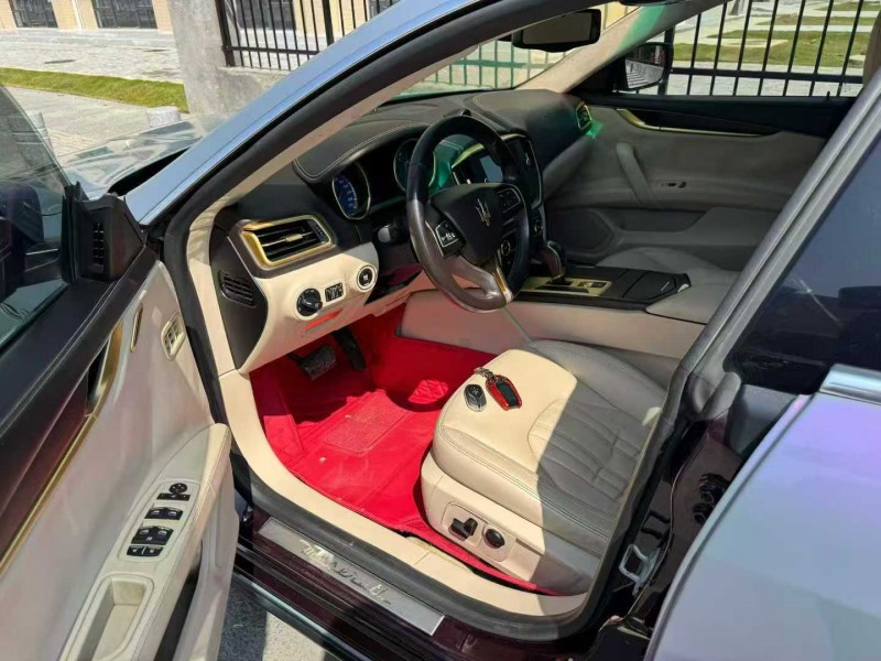 广州17年玛莎拉蒂Ghibli7