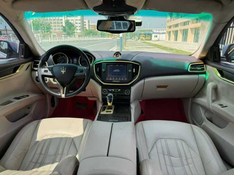 广州17年玛莎拉蒂Ghibli8