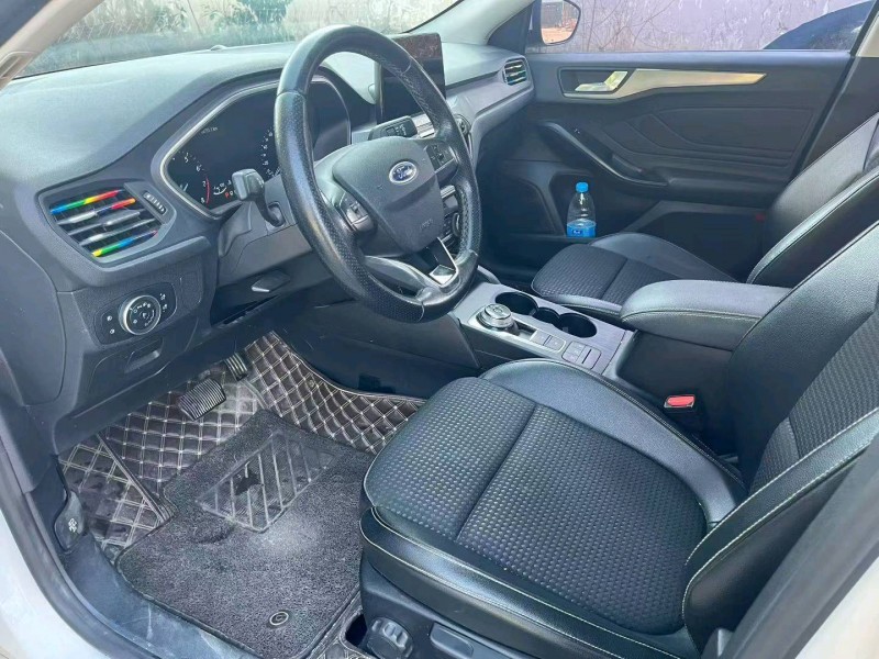 襄阳20年福特福克斯4