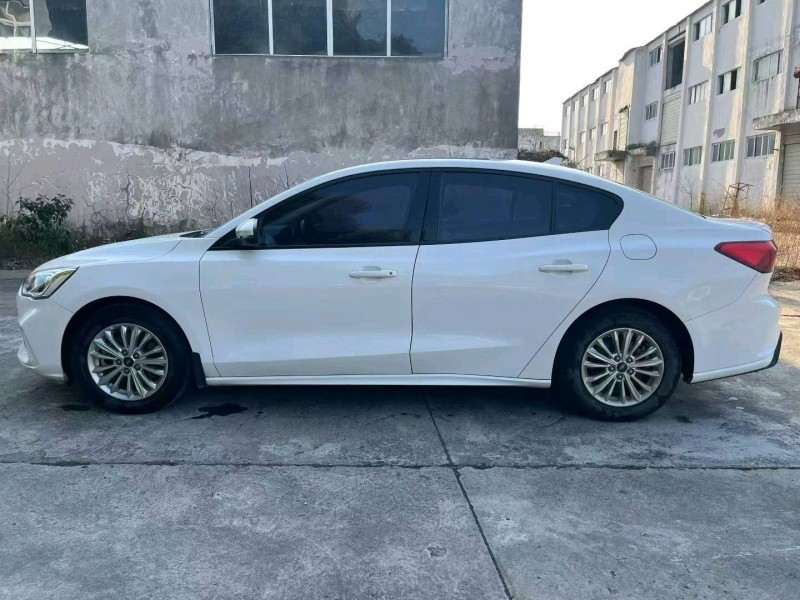 襄阳20年福特福克斯6