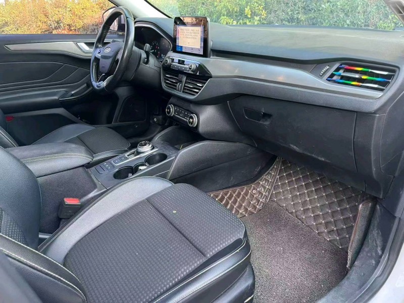 襄阳20年福特福克斯7