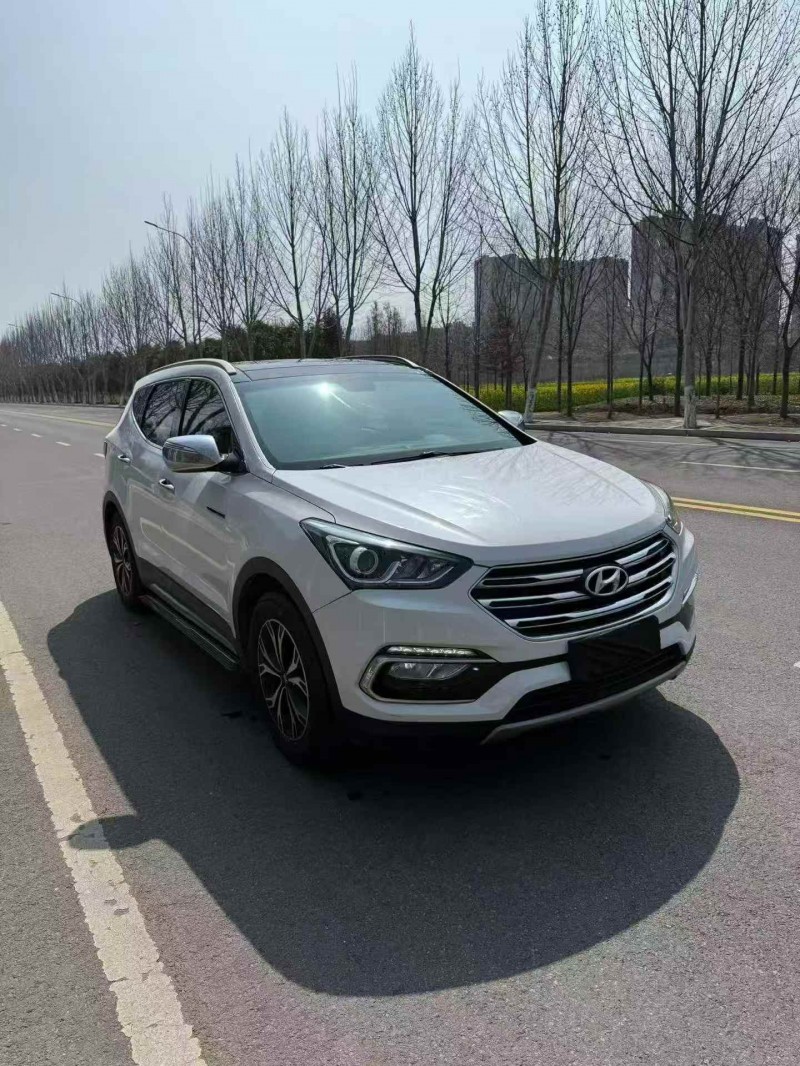 南通17年现代新胜达2