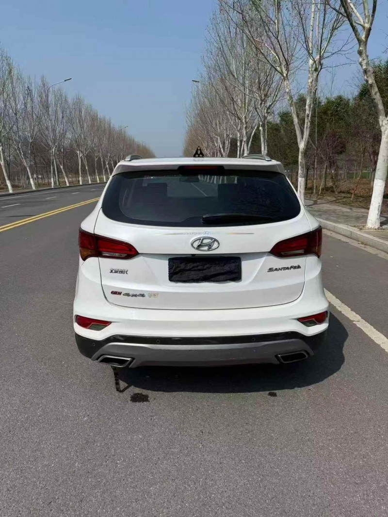 南通17年现代新胜达7