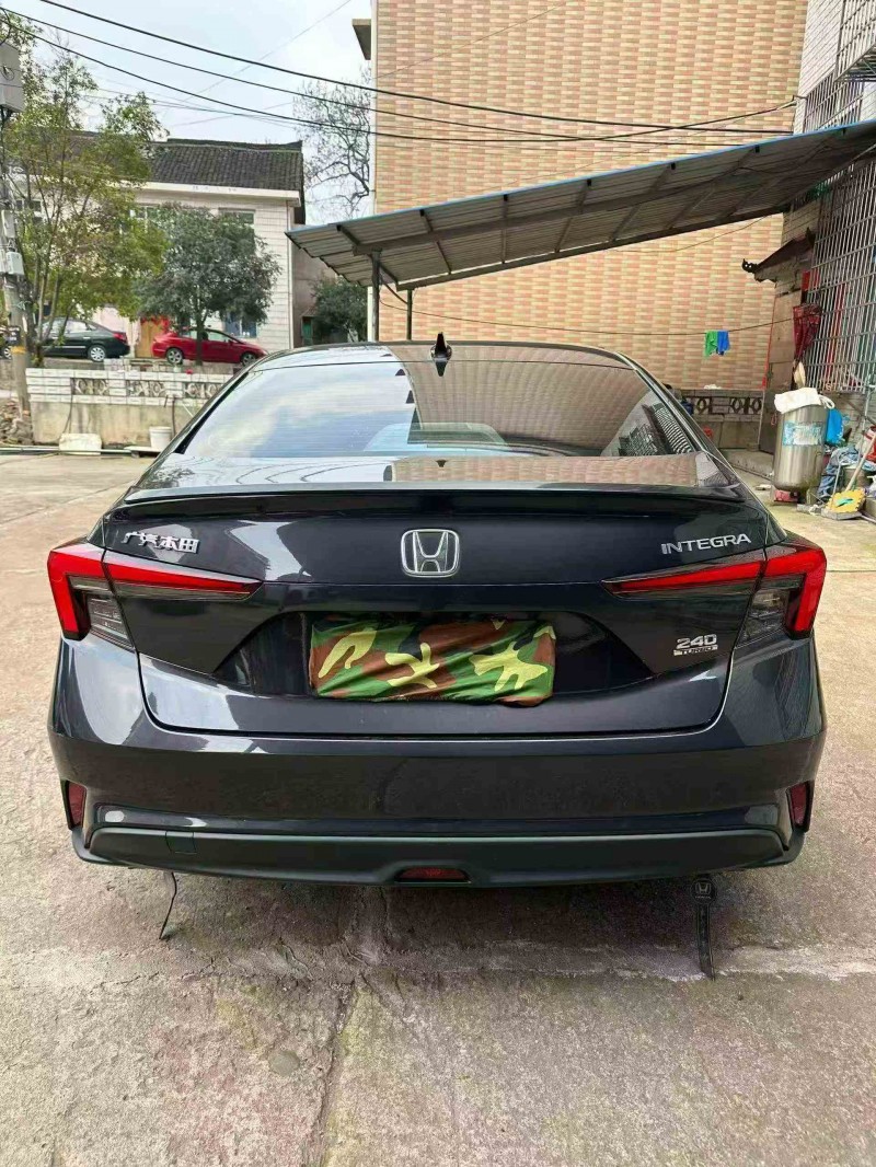 张家界23年本田型格9