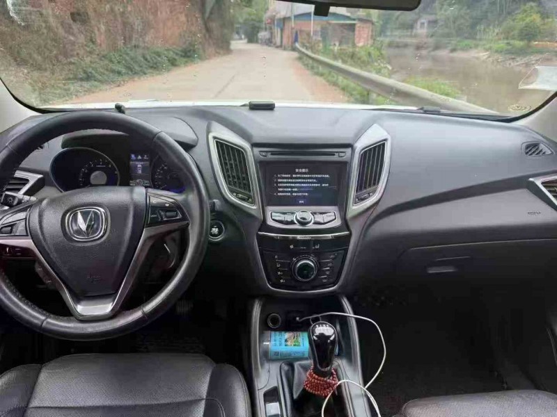 泸州17年长安汽车CS755