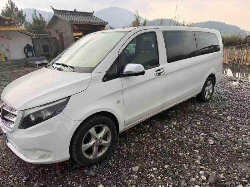 昭通16年奔驰威霆2