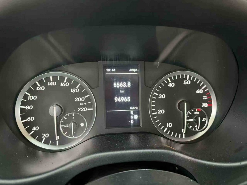 昭通16年奔驰威霆5