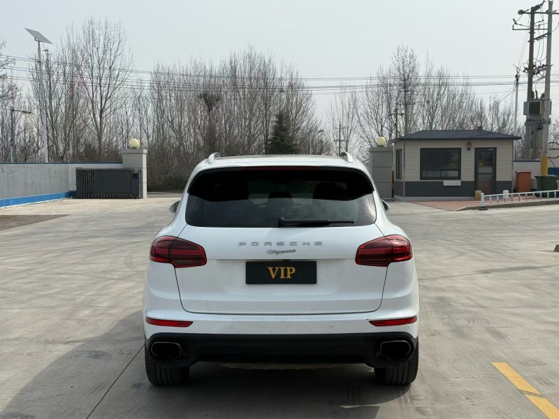 青岛16年保时捷卡宴9