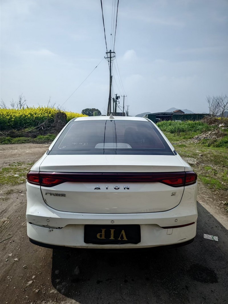 绍兴24年传祺埃安S5