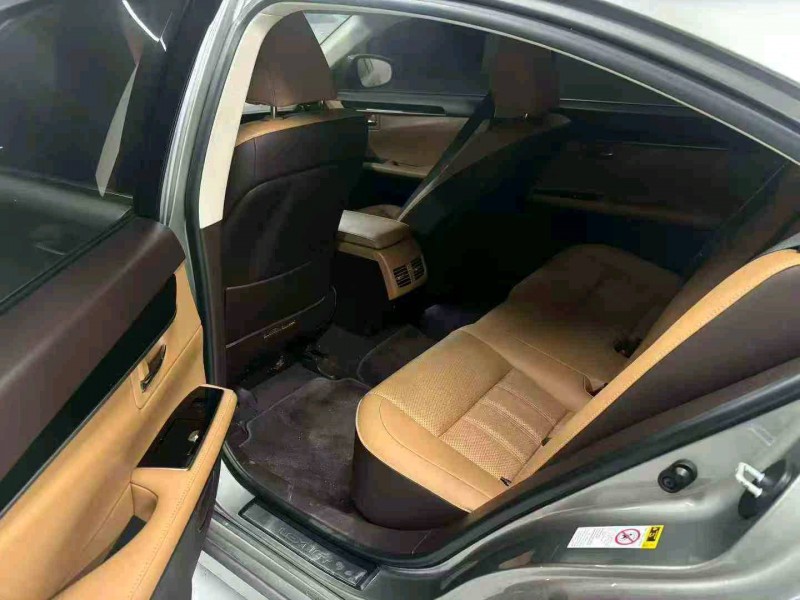 遂寧17年雷克薩斯ES4