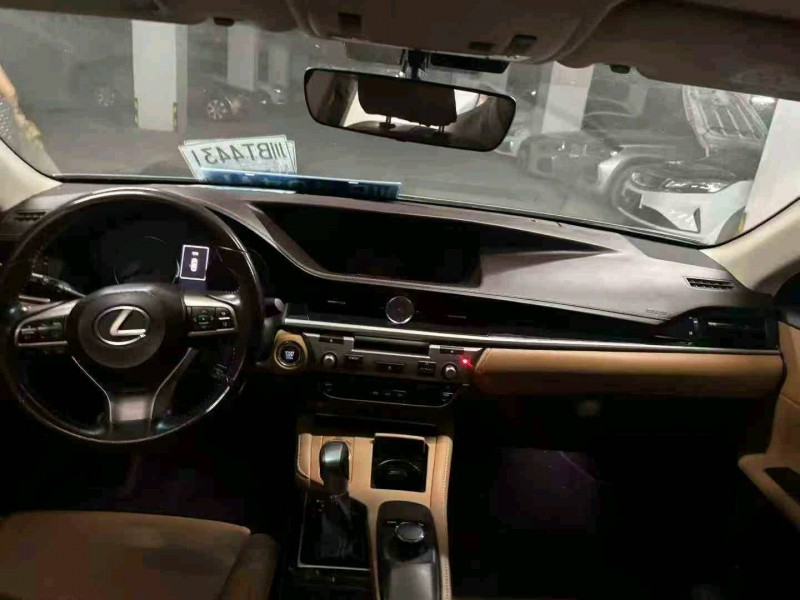 遂寧17年雷克薩斯ES5