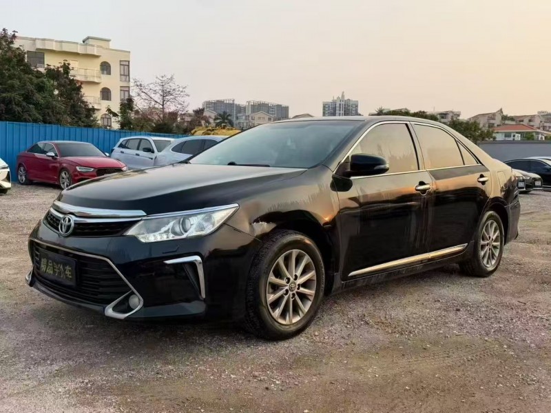 广州17年丰田凯美瑞2