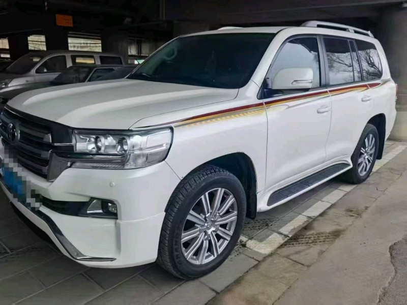 鹤壁17年丰田兰德酷路泽1