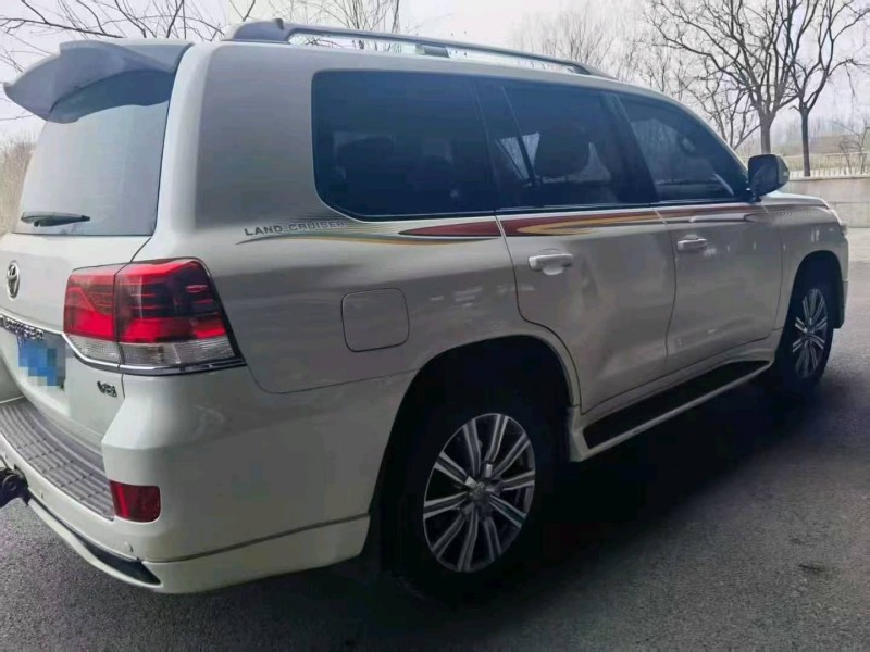 鹤壁17年丰田兰德酷路泽2