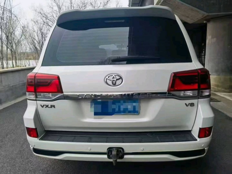 鹤壁17年丰田兰德酷路泽3